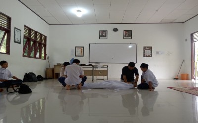 4 M (Memandikan, Mengafani, Menyolatkan, dan Menguburkan) Jenazah